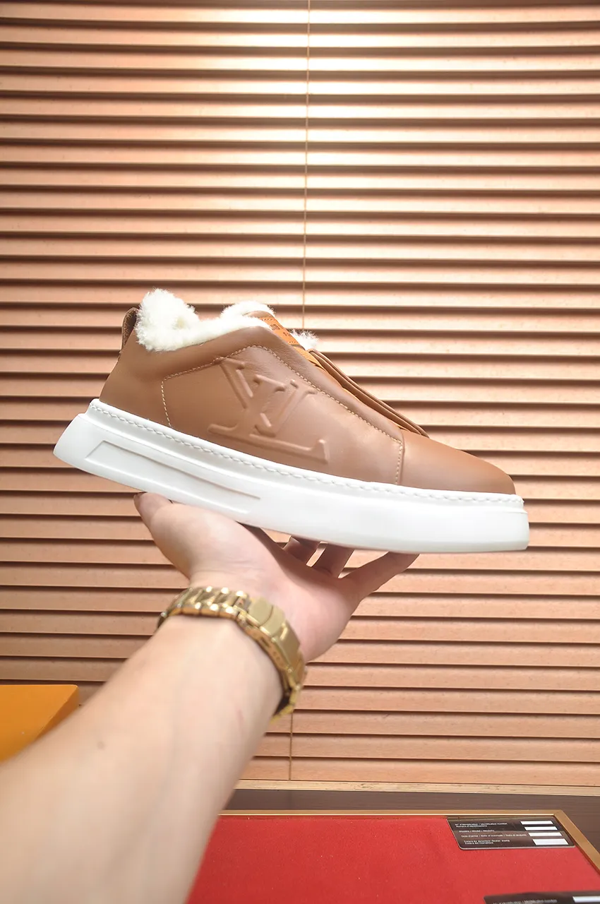 Men's men's shoes 💰500💶【LOUIS VUITTON】(Full wool lining) Same style as LV Louis Vuitton official website [Proud] Original single hot model LV original factory cowhide 👑1:1 original plate Sheepskin lining 👘Use imported cowhide. Body accessories one-to-one mold opening 💪 counter quality 🙏 Dear friends, if you are still worried about wearing matching shoes 💋, then these shoes are your best choice 🎁🎁! 38-45 (45 is custom-made and cannot be returned or exchanged)